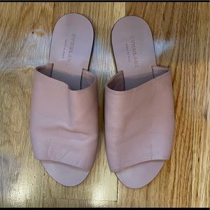 Everlane The Day Slide Leather Sandals in Rose